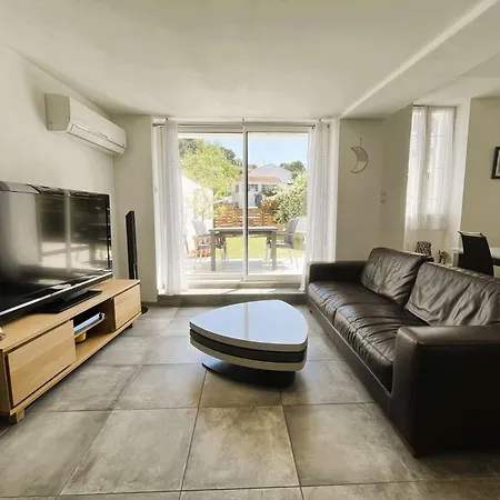 Villa, 3 Chambres,piscine, Climatisation, Wifi, Tout Confort